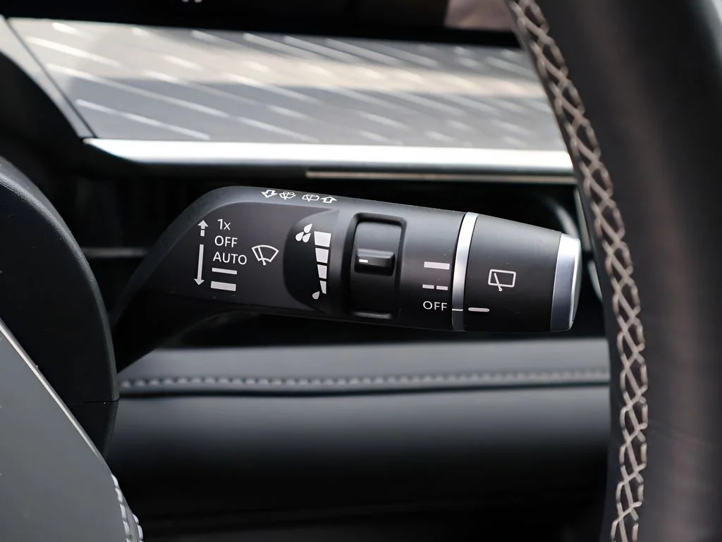 Used 2025 Mineral Black INFINITI AUTOGRAPH image 38