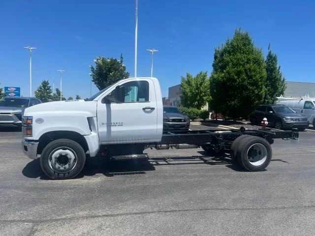 New 2024 Summit White Chevrolet Work Truck image 4