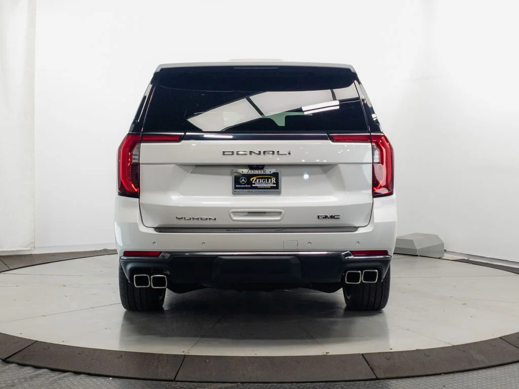 Used 2025 White Frost GMC Denali Ultimate image 29