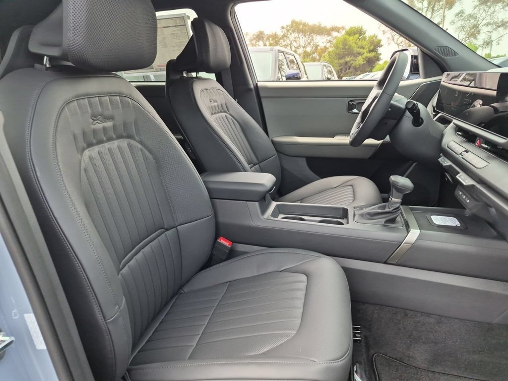 New 2027 Pale Gray Kia X-Line S image 29