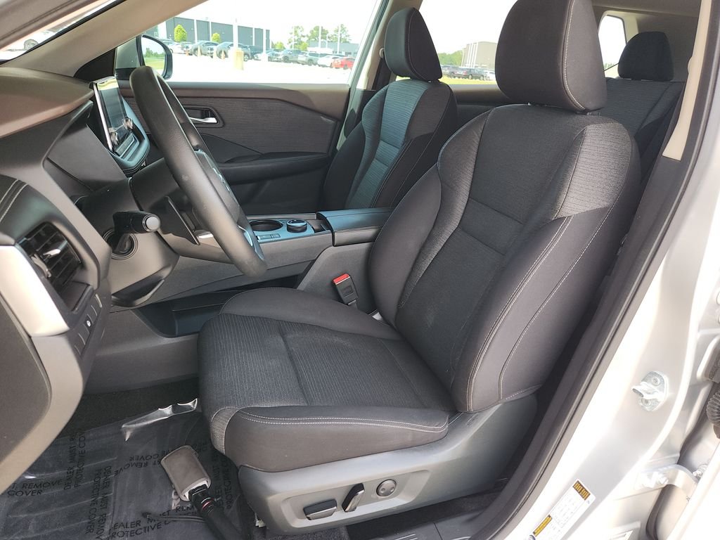 Used 2021 Silver Nissan SV image 13