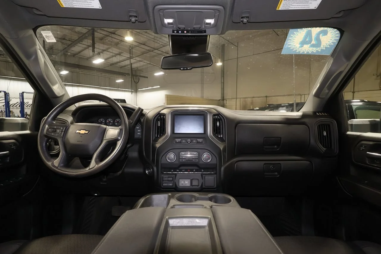 Used 2024 Summit White Chevrolet Custom image 28