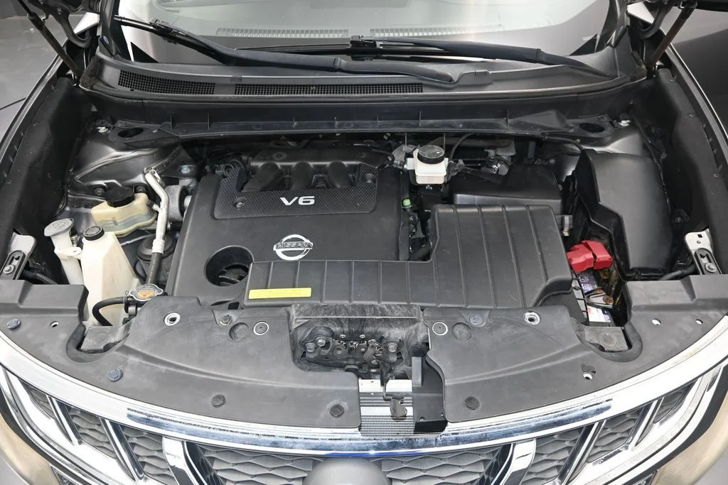 Used 2013 Gray Nissan SL image 24