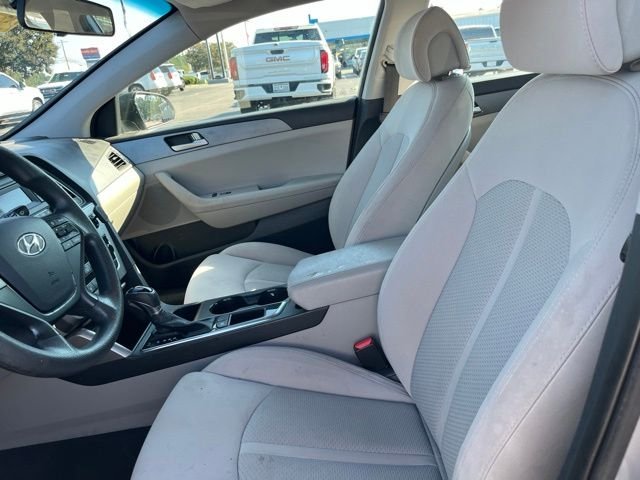 Used 2017 Gray Hyundai Base image 8