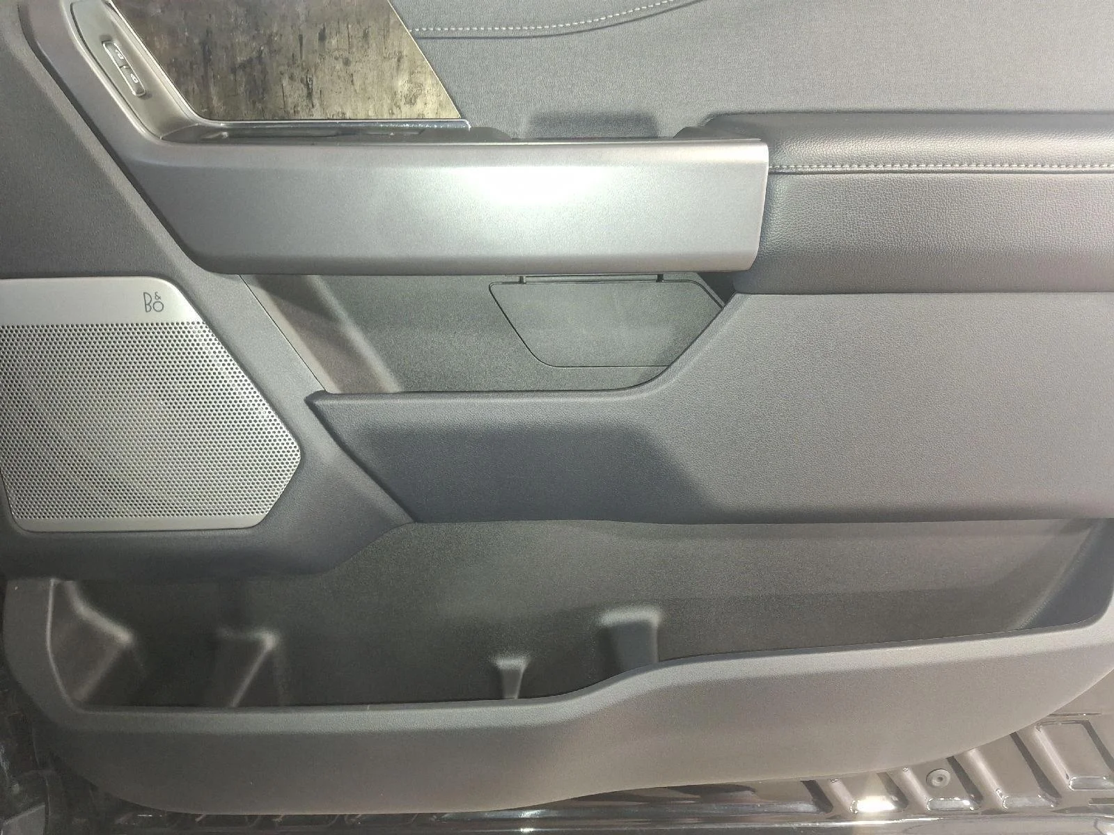 Used 2024 Agate Black Ford LARIAT image 28