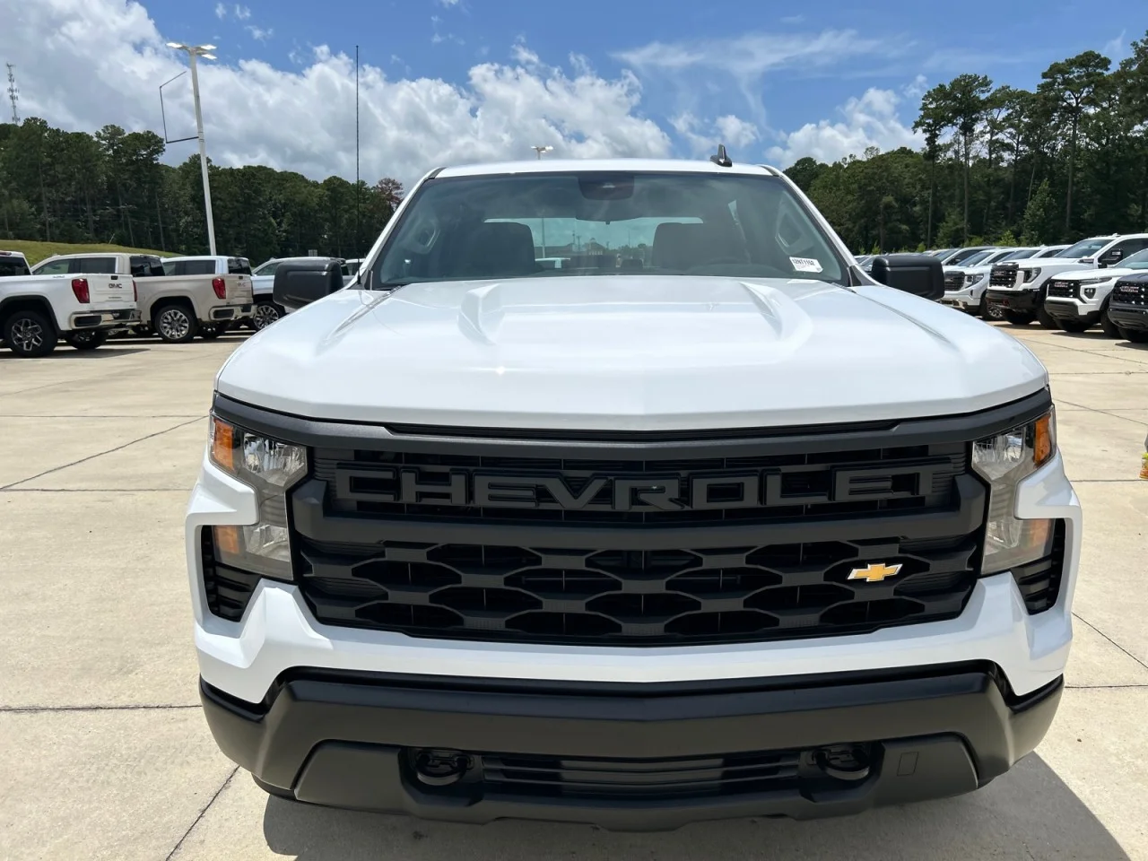 New 2026 Summit White Chevrolet WT image 5