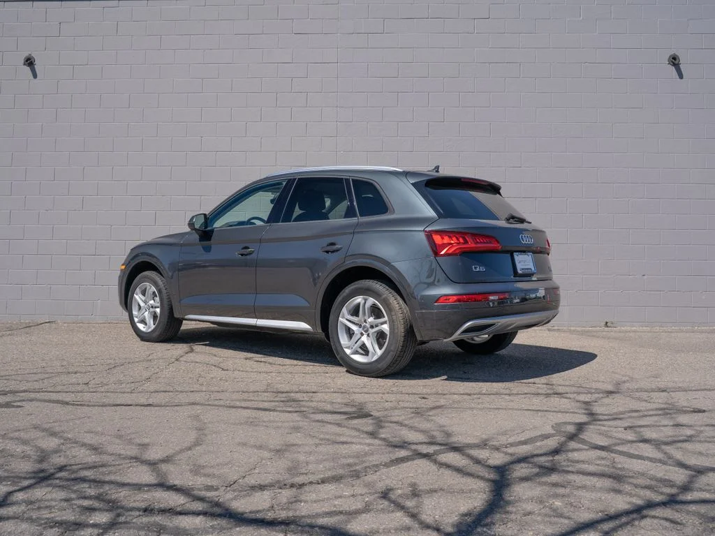 Used 2018  Audi 2.0T image 3