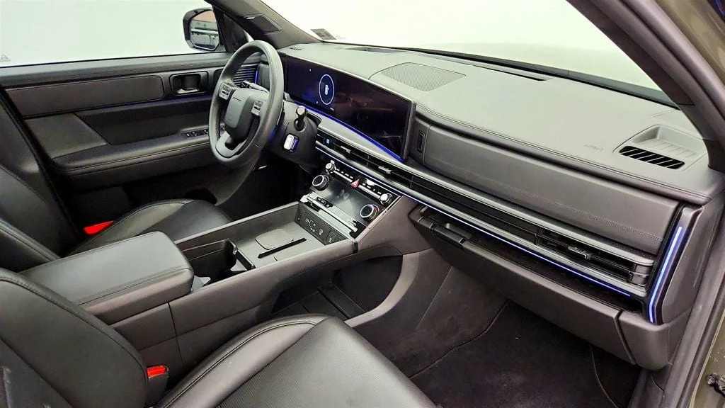 Used 2024 Rockwood Green Hyundai Calligraphy AWD image 25
