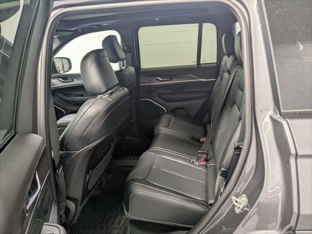 New 2026 Baltic Gray Metallic Clear-Coat Exterior Paint Jeep Limited image 16