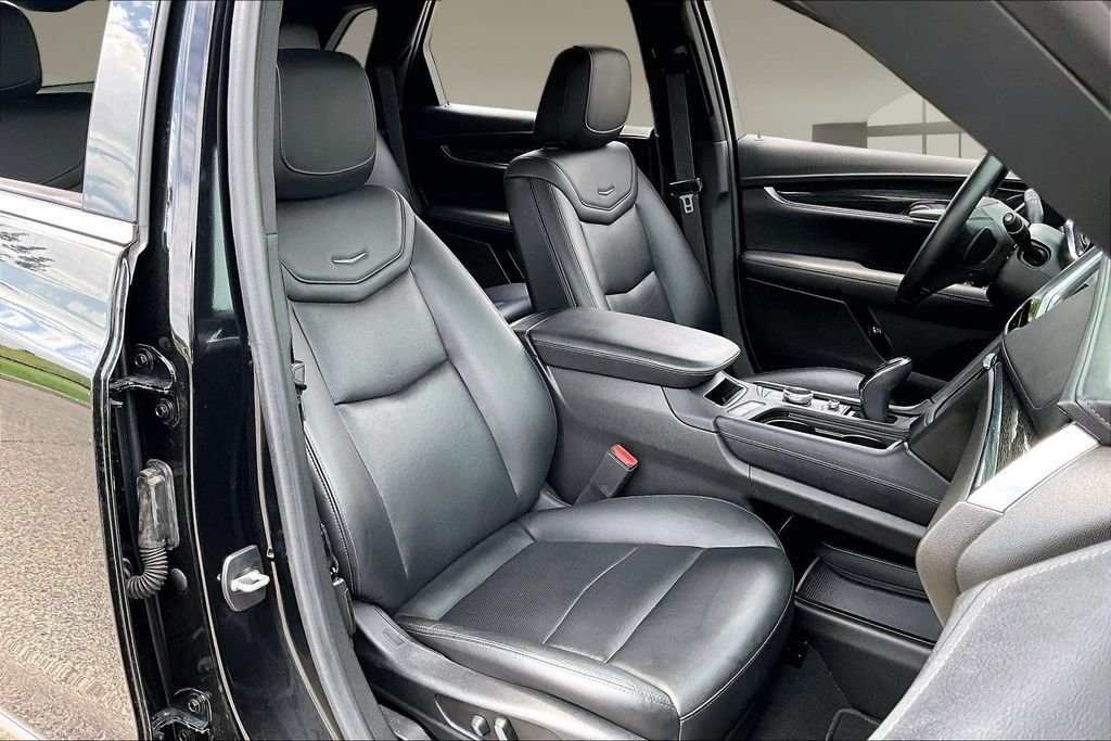 Used 2022 Black Cadillac Premium Luxury image 7
