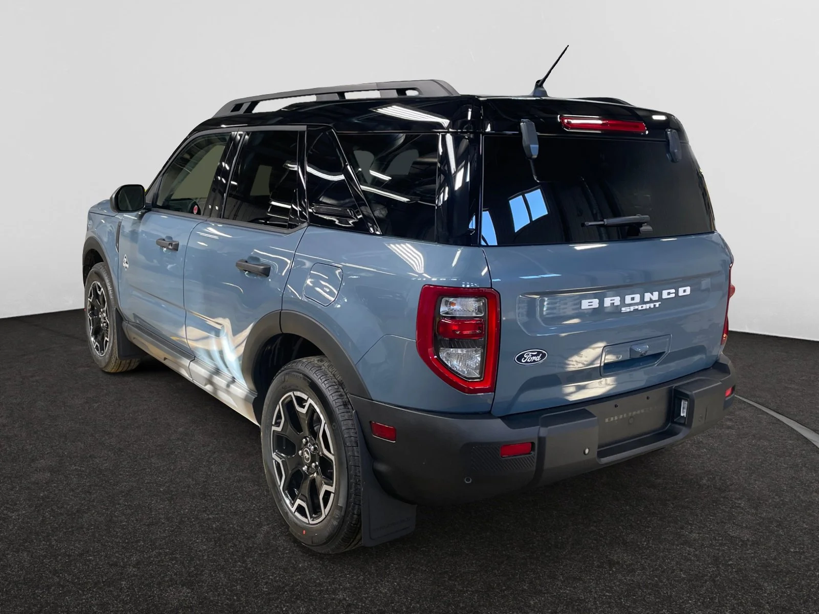 New 2026 Azure Grey Metallic Tri-Coat Ford Outer Banks image 3