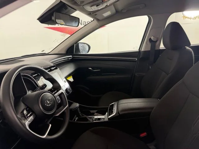Used 2023 White Hyundai SEL image 6