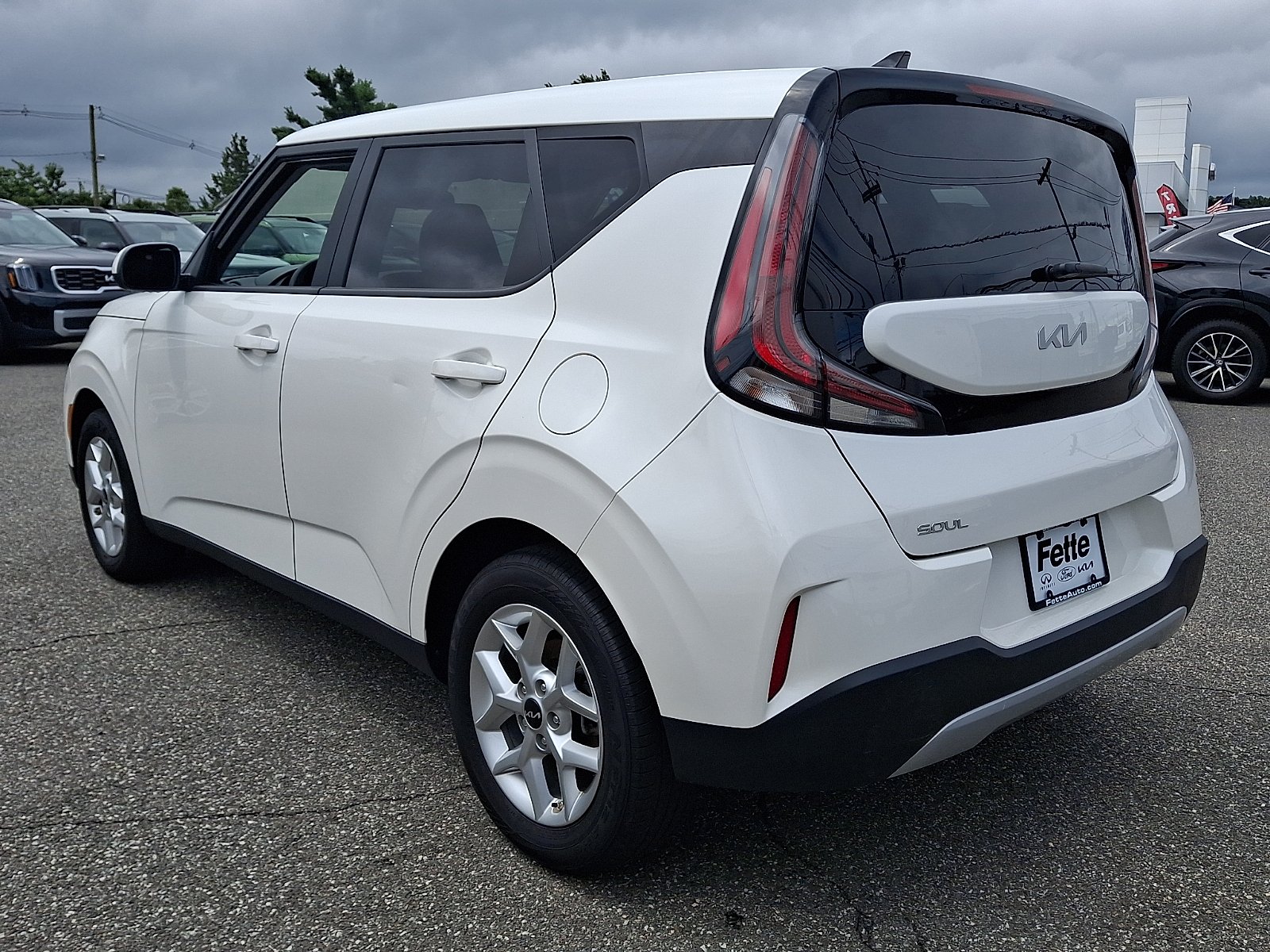Used 2024 Snow White Pearl - SWP Kia LX image 6