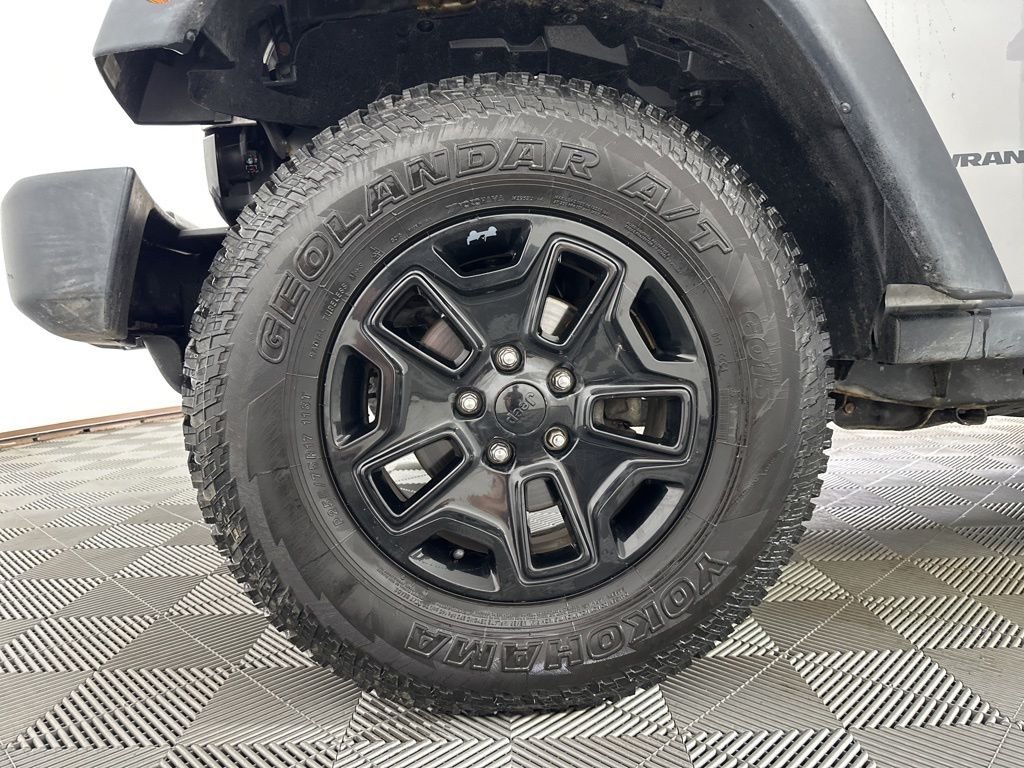 Used 2015 Silver Jeep Willys Wheeler image 5