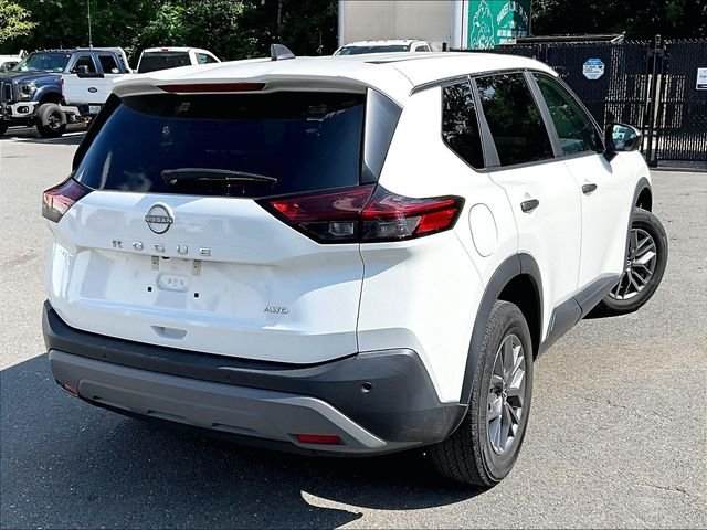 Used 2023 White Nissan S image 4