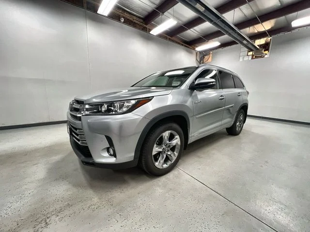 2018 Toyota Highlander Limited Platinum Hybrid 4x4's photo