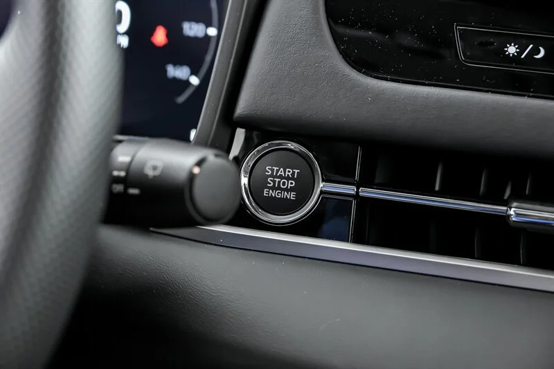 2025 Mitsubishi Outlander SE - Photo 19