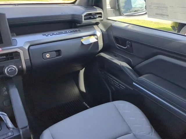 New 2026 Ice Cap Toyota SR5 image 17