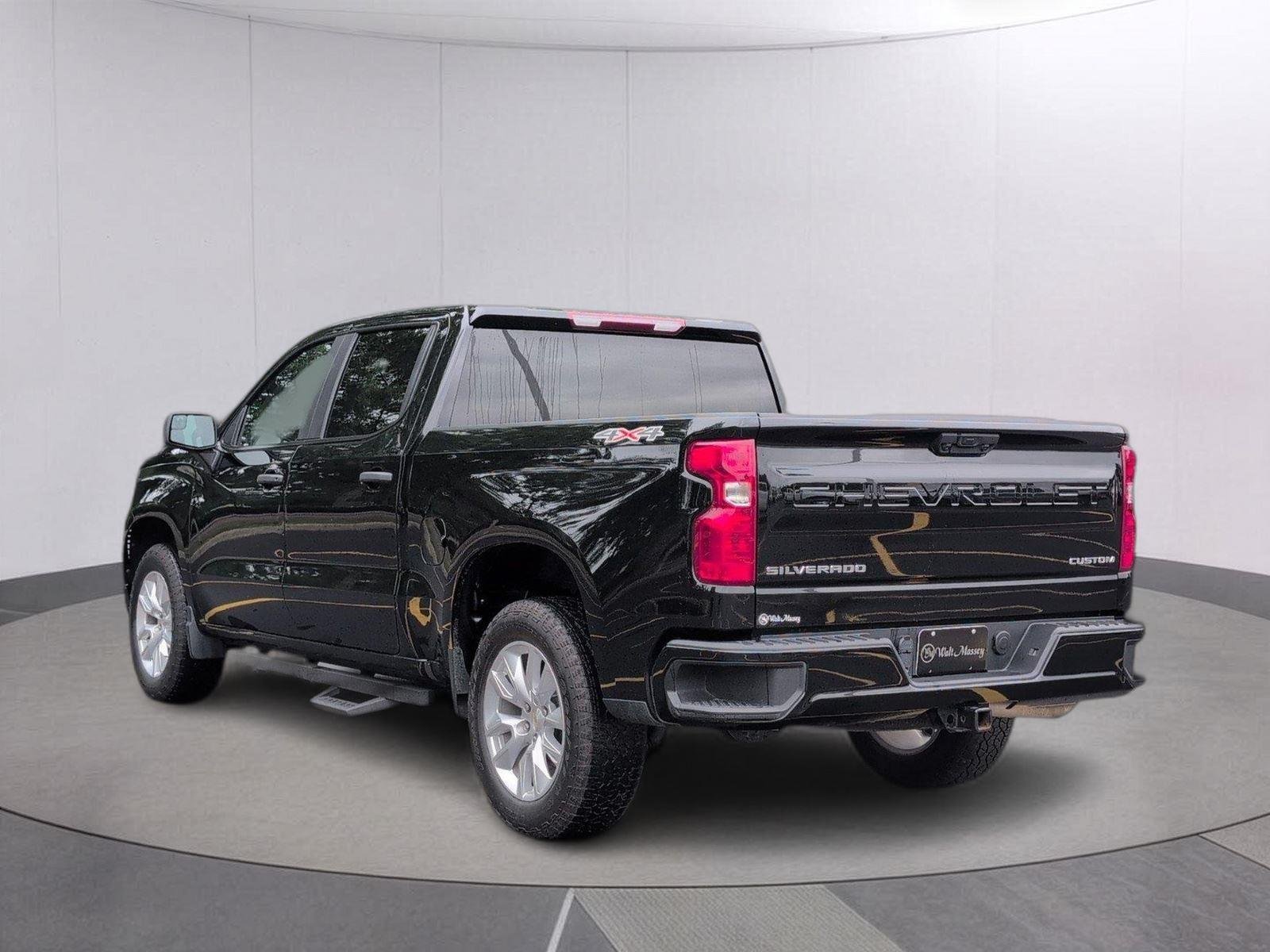 Used 2025 Black Chevrolet Custom image 3