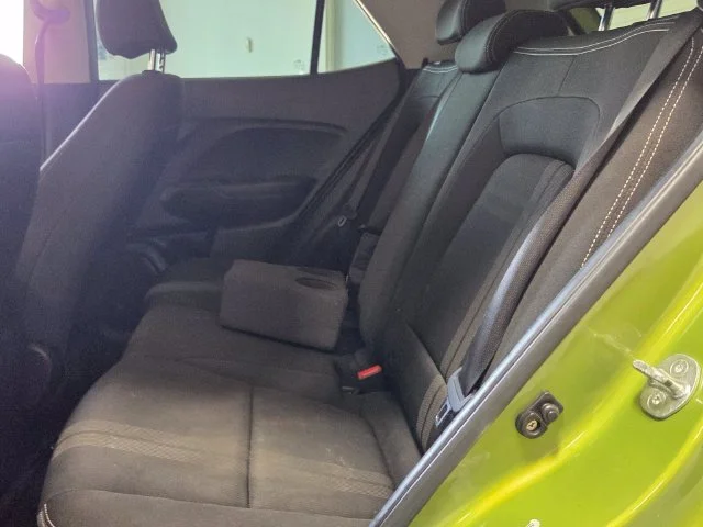 Used 2023 Green Hyundai SEL image 4