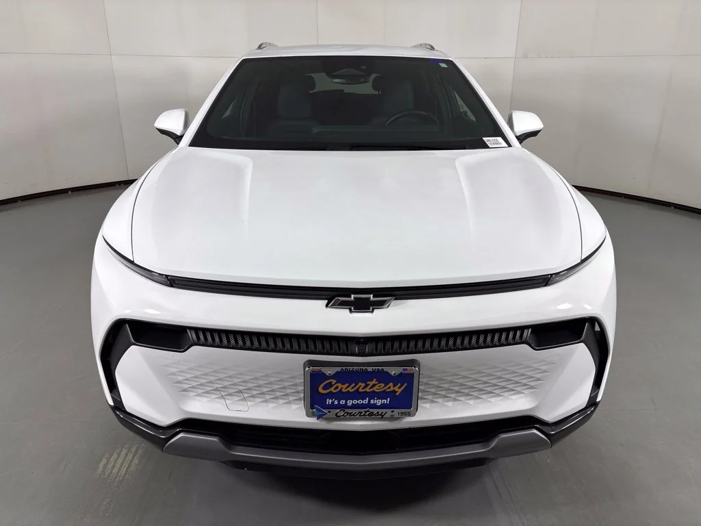 Used 2024 White Chevrolet LT image 3