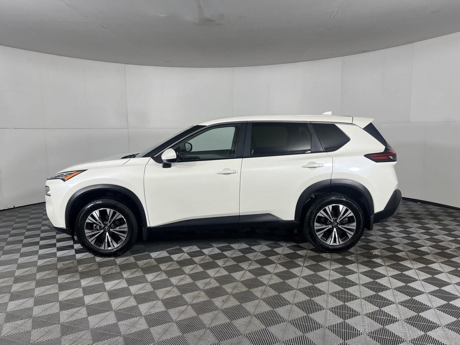 Used 2023 Pearl White Tricoat Nissan SV image 4