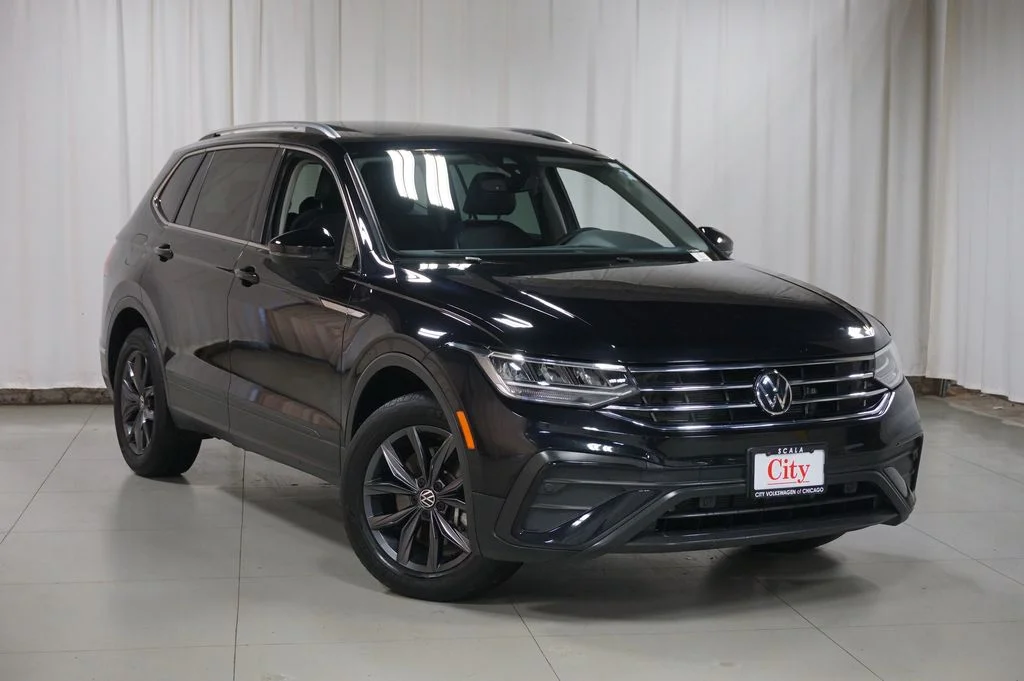 Certified Used 2023 Deep Black Pearl Volkswagen 2.0T SE image 2