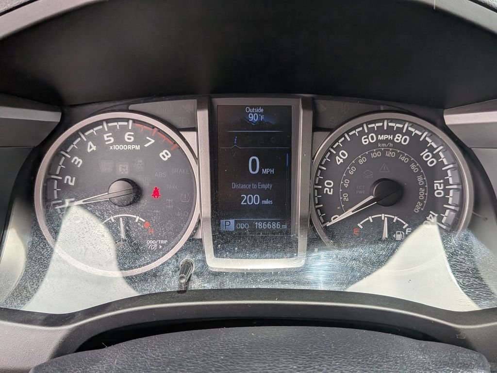 Used 2018 Gray Toyota SR5 image 15
