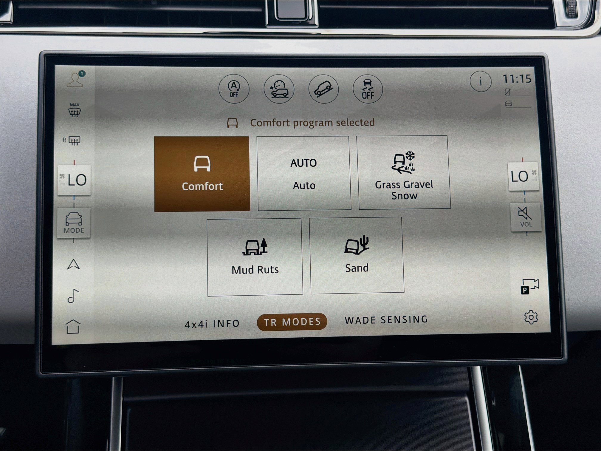 New 2026 Ostuni Pearl White Land Rover Hoxton Edition image 43