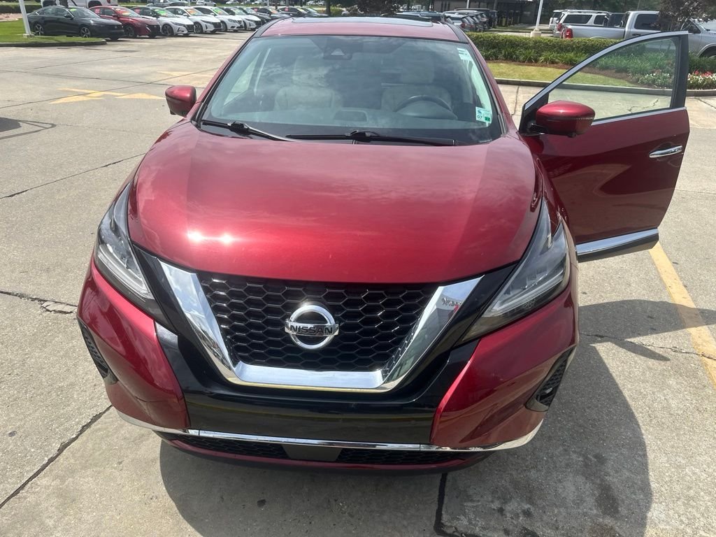 Used 2021 Red Nissan SL image 3