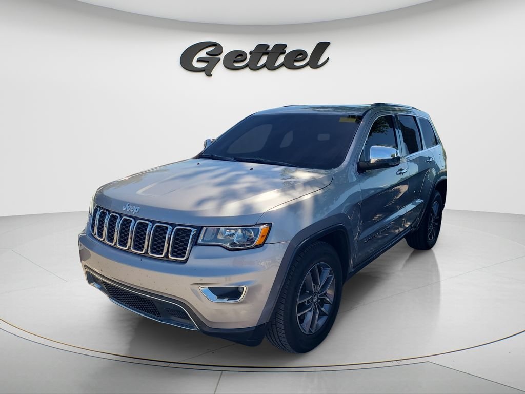 Used 2017 Silver Jeep Limited image 1