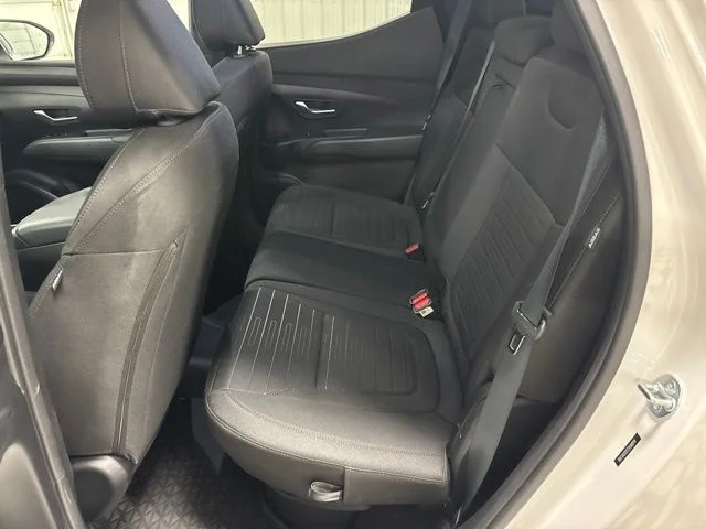 Used 2025 White Hyundai SE image 25