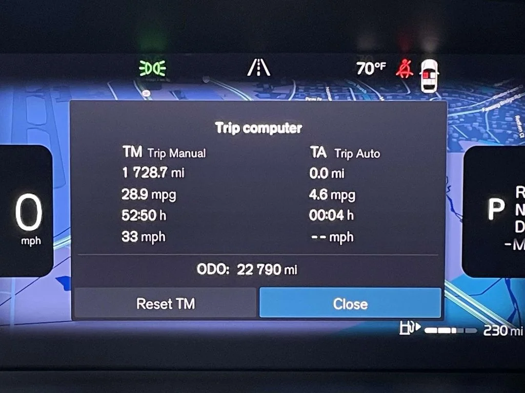 Certified Used 2025 Vapour Grey Volvo Plus image 15