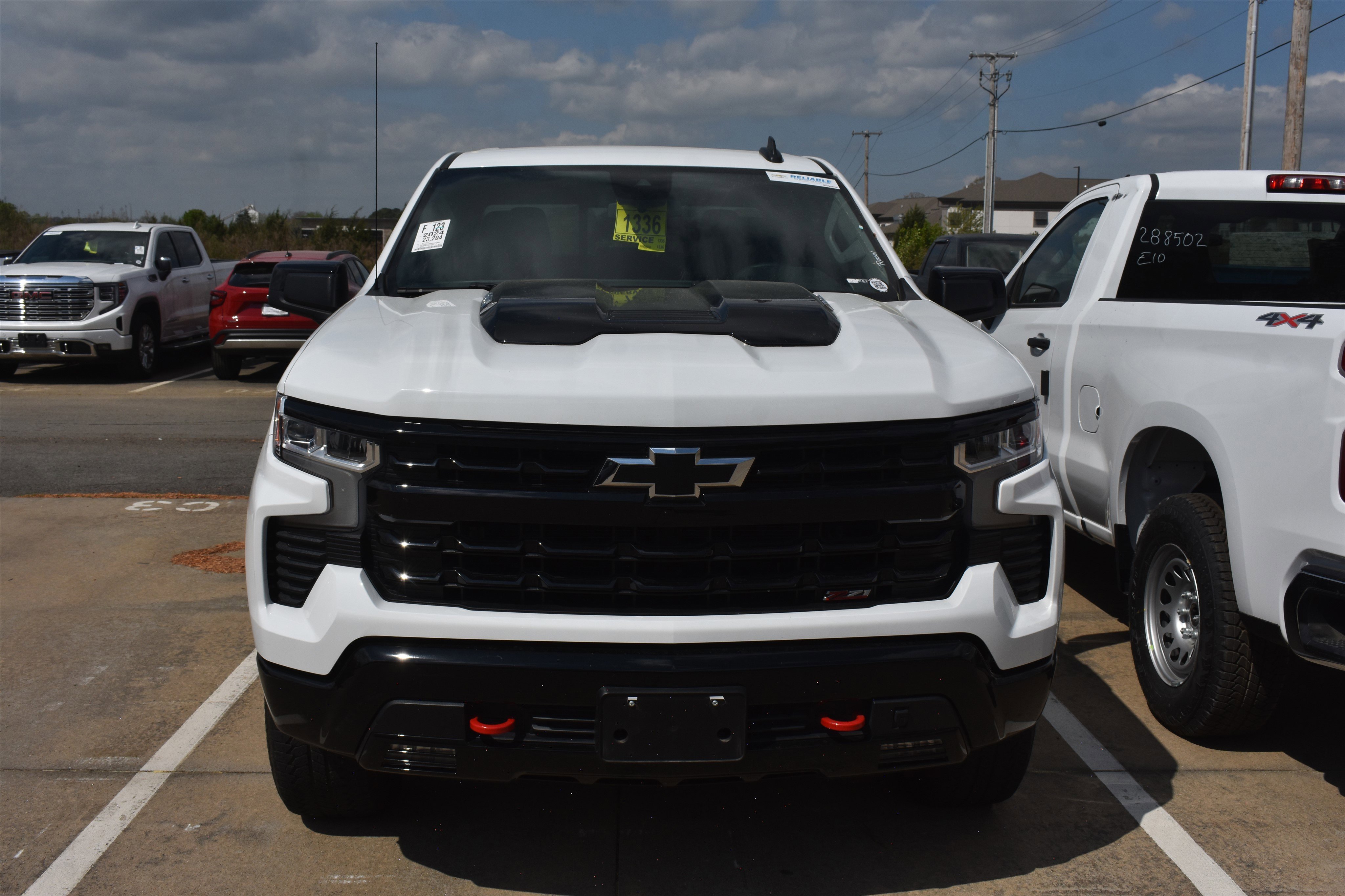 Used 2024 Chevrolet Silverado 1500 LT Trail Boss with VIN 3GCUDFE88RG305360 for sale in Little Rock