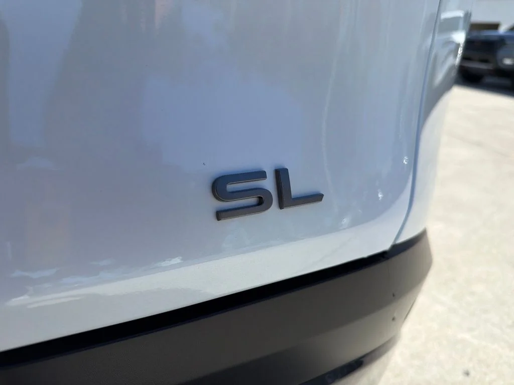 New 2026 Everest White Pearl TriCoat Nissan SL image 11