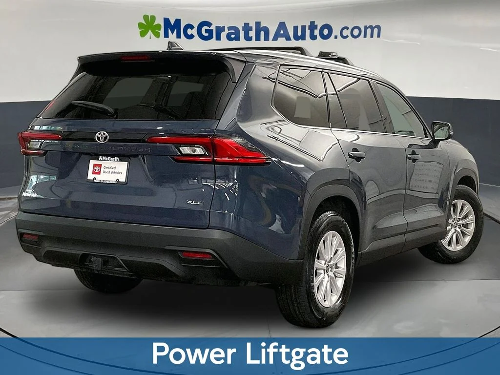 Used 2024 White Toyota XLE image 17