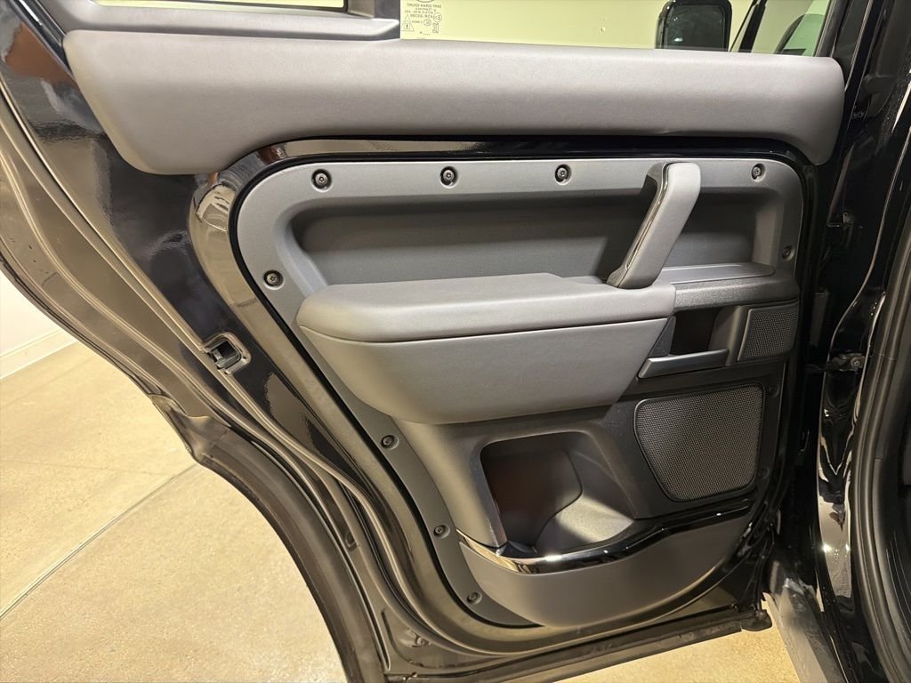 New 2026 Narvik Black Land Rover OCTA Black image 20