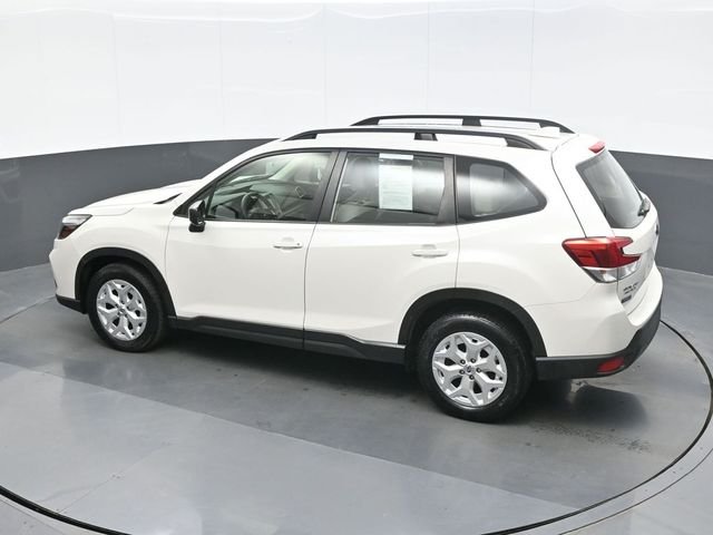 Used 2020 White Subaru Base image 11