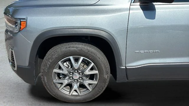 Used 2023 Silver GMC SLE image 32