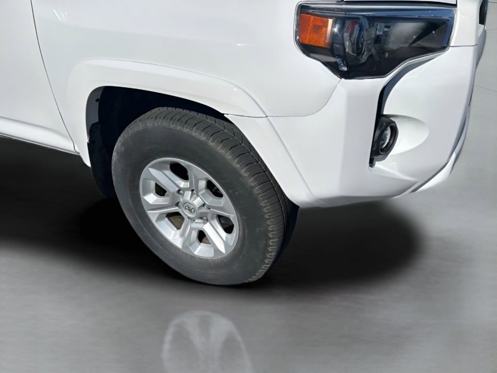 Used 2023 Ice Toyota SR5 image 12