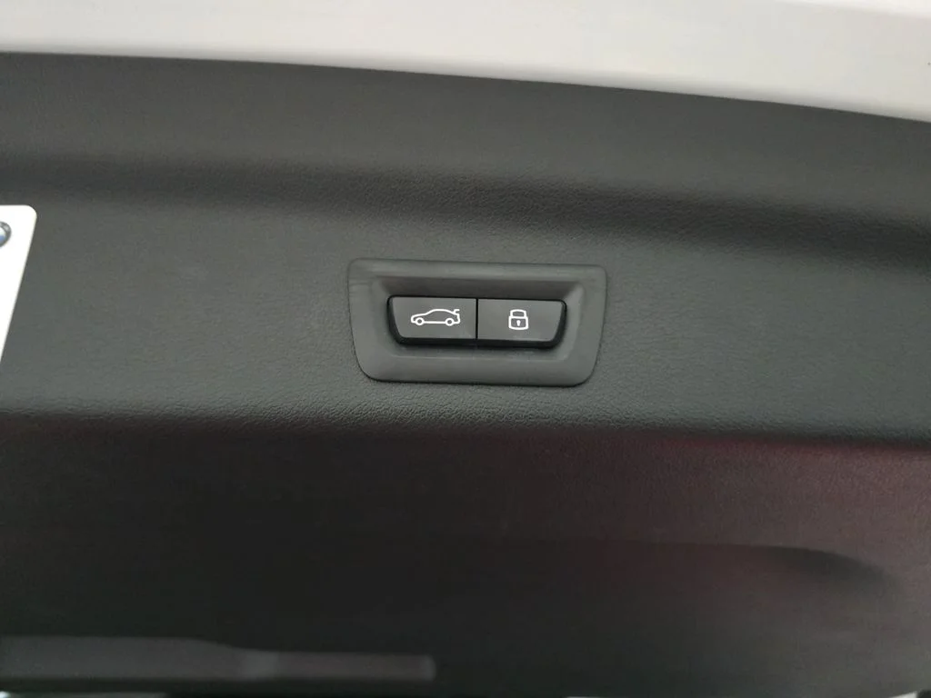 Used 2024 Alpine White BMW xDrive28i image 16