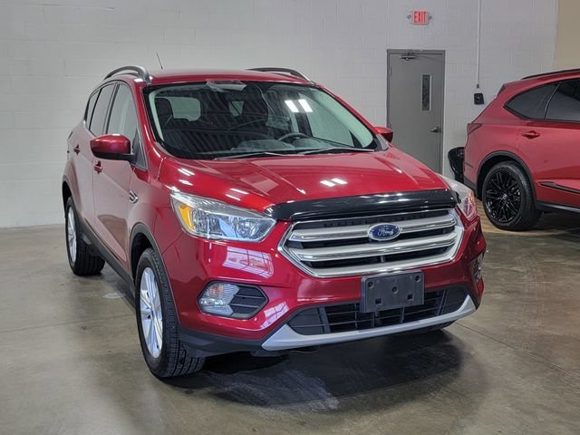 Used 2018 Red Ford SE image 4