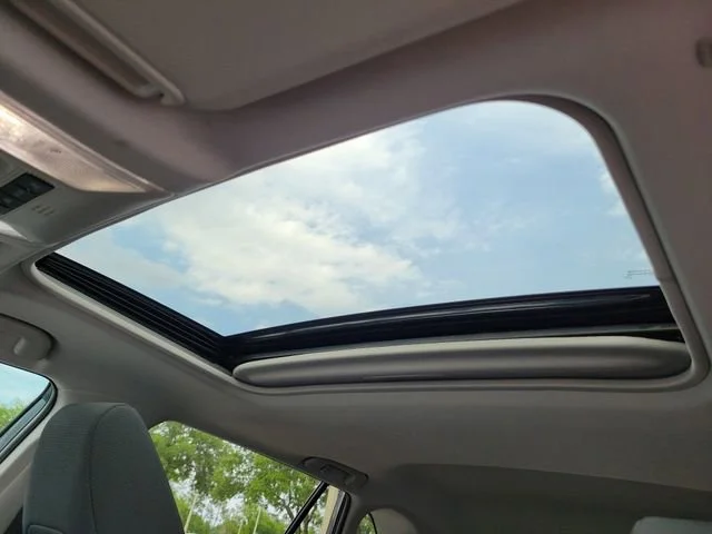 2025 Toyota RAV4 XLE - Photo 36