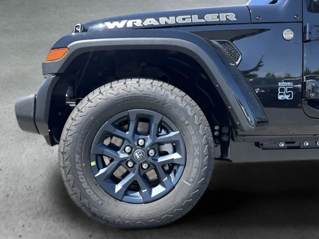 New 2026 Black Clear-Coat Exterior Paint Jeep 85th Anniversary Edition image 22