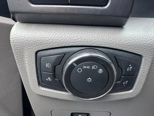 Used 2021 White Ford XL image 41