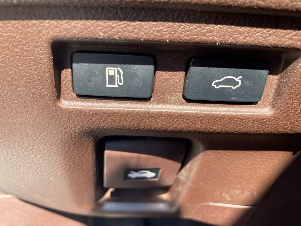 Used 2021 White Lexus 250 image 25
