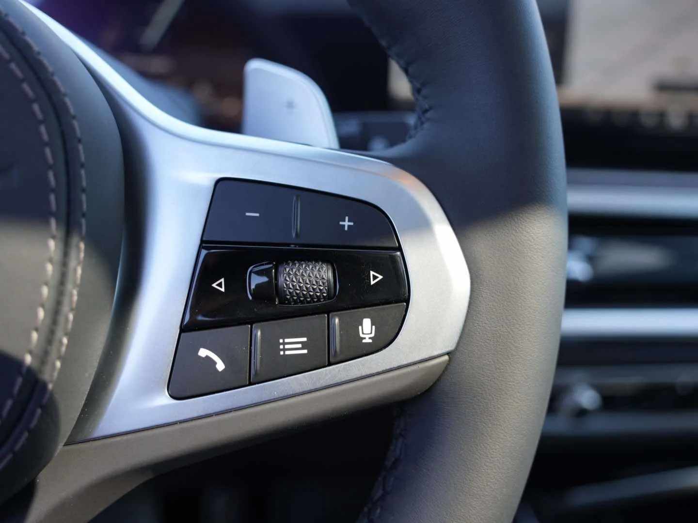 New 2026 Dravit Grey Metallic BMW sDrive40i image 15