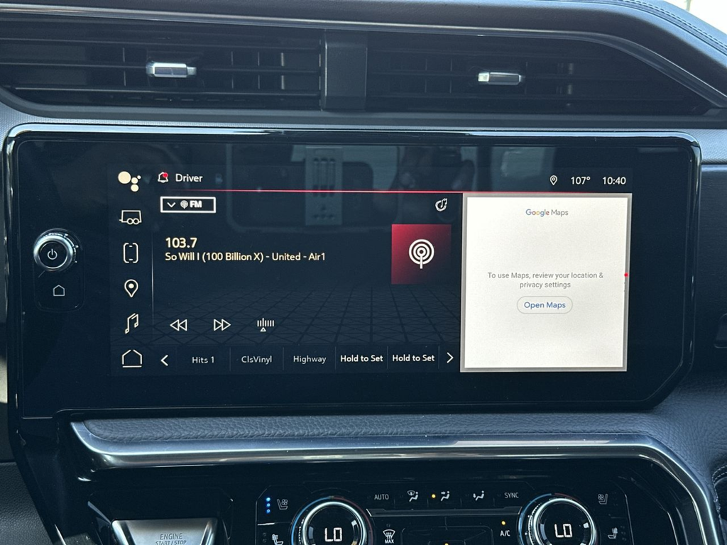 Used 2023 White GMC Denali image 27