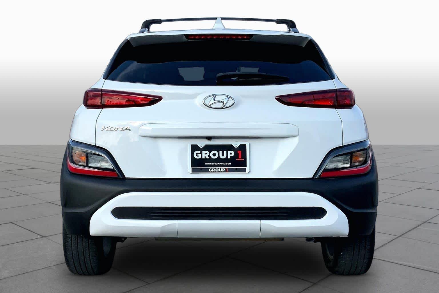 Used 2022 Lunar White Hyundai SEL image 5