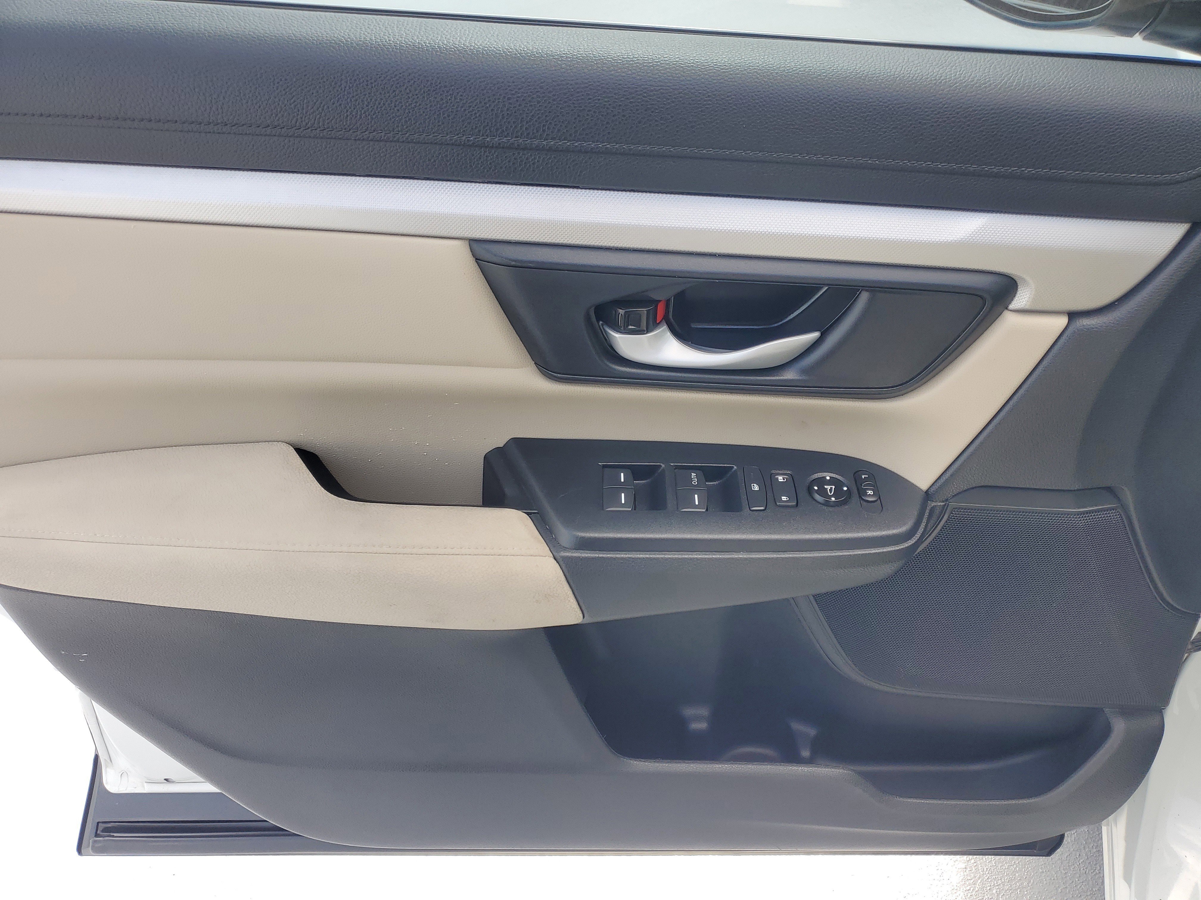 Used 2020 Platinum White Honda LX image 17